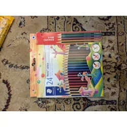 24 crayons de couleur