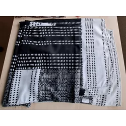 Foulard noir et blanc