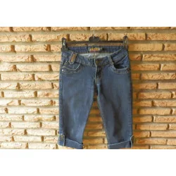 (9)- jeans pantacourt femme t.38 bleu - onado + tee shirt 