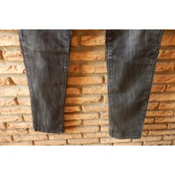 (6)- jeans femme t.38 gris - onado + top noir