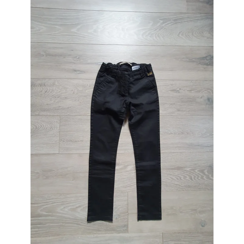 Zwarte broek maat 134