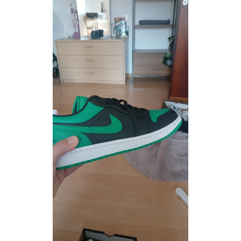 Jordan 1 low retro