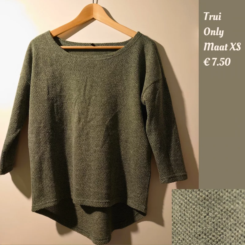 Groen truitje Only XS